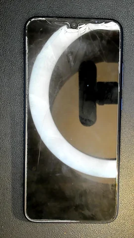 Xiaomi Redmi Note 7 de C******a antes de la reparación de pantalla