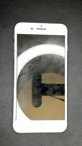 Apple iPhone 8 Plus de E****r antes de la reparación de batería