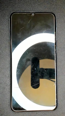 Samsung Galaxy A50 de L***a antes de la reparación de pantalla