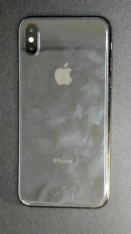 Apple iPhone X de L**a antes de la reparación de pantalla y tapa trasera