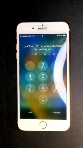 Apple iPhone 8 Plus de T*****o antes de la reparación de batería