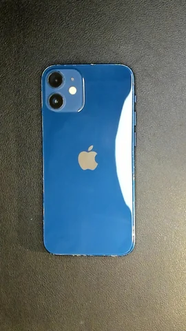 Foto tomada del Apple iPhone 12 mini de S****l posterior a la reparación de tapa trasera el 17 de Junio de 2023