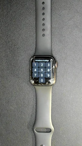 Apple Watch Serie 5 40mm de M****l antes de la reparación de cristal digitalizador