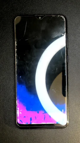 Samsung Galaxy A30s de A***o antes de la reparación de pantalla