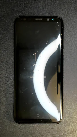 Samsung Galaxy S8+ de F*******o antes de la reparación de batería