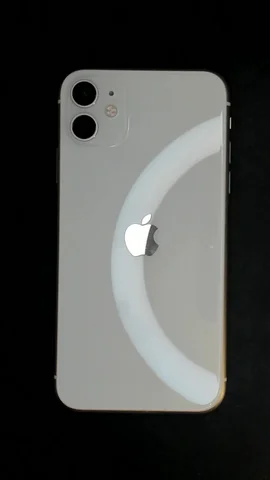 Apple iPhone 11 de R****l antes de la reparación de cámara trasera