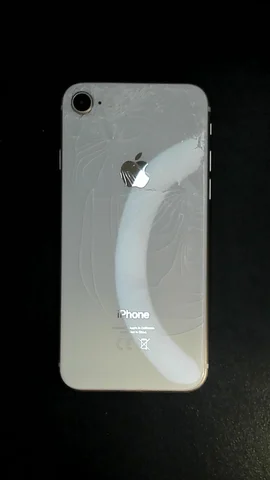 Apple iPhone 8 de A*****o antes de la reparación de pantalla y cámara trasera