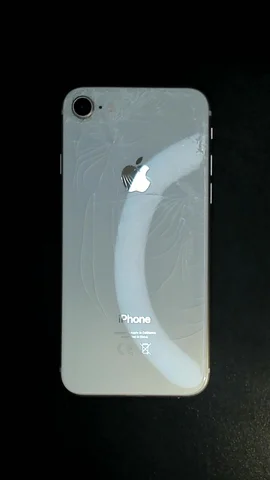 Foto tomada del Apple iPhone 8 de A*****o posterior a la reparación de pantalla y cámara trasera el 29 de Junio de 2023