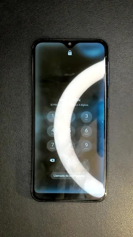 Samsung Galaxy A20e de F*******o antes de la reparación de puerto de carga