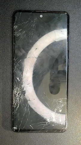 Samsung Galaxy A51 de L***s antes de la reparación de pantalla