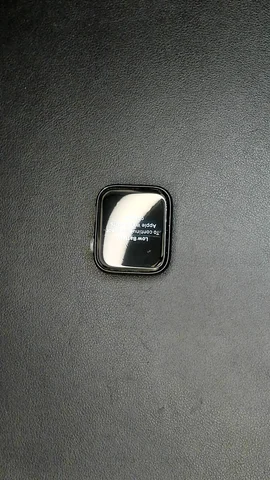 Foto tomada del Apple Watch Serie 4 44mm de N*****s posterior a la reparación de cristal (sólo cristal y no el digitalizador) el 3 de Julio de 2023