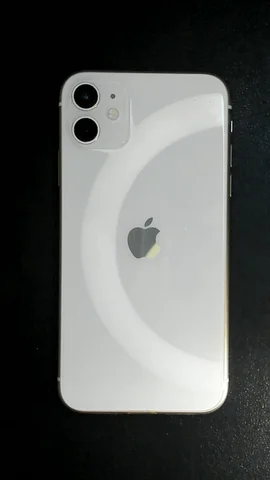 Foto tomada del Apple iPhone 11 de L**a posterior a la reparación de lente de cámara trasera el 6 de Julio de 2023