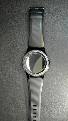 Samsung Gear S3 frontier de D***d antes de la reparación de electrónica de botón de encendido