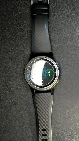 Foto tomada del Samsung Gear S3 frontier de D***d posterior a la reparación de electrónica de botón de encendido el 10 de Julio de 2023