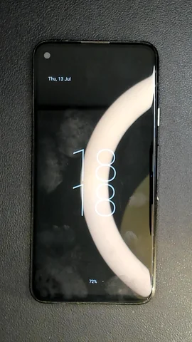 Google Pixel 4a de C****s antes de la reparación de puerto de carga