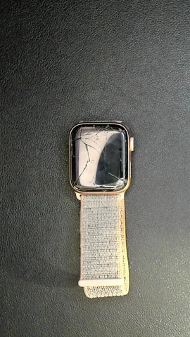 Apple Watch Serie 4 40mm de M****l antes de la reparación de batería y cristal digitalizador