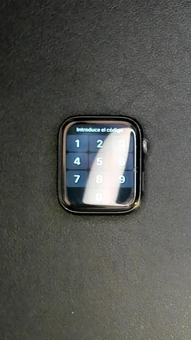 Foto tomada del Apple Watch SE 44mm de F******o posterior a la reparación de batería el 17 de Julio de 2023