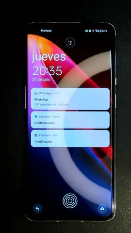 Foto tomada del OnePlus 9 Pro de S****a posterior a la reparación de pantalla y tapa trasera el 18 de Julio de 2023