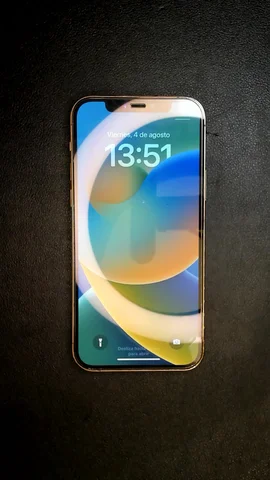 Foto tomada del Apple iPhone 12 Pro de A****o posterior a la reparación de auricular el 2 de Agosto de 2023