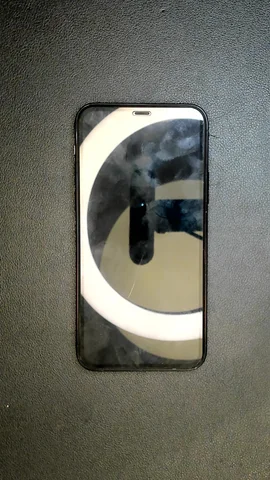 Apple iPhone 11 Pro de T***o antes de la reparación de batería