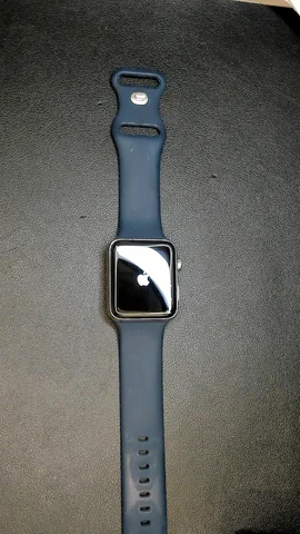 Foto tomada del Apple Watch Serie 2 42mm de E*****e posterior a la reparación de cristal digitalizador el 7 de Agosto de 2023