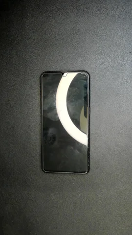 Samsung Galaxy A40 de G****d antes de la reparación de puerto de carga