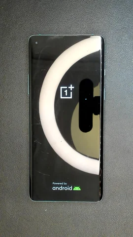 Foto tomada del OnePlus 8 de F**n posterior a la reparación de batería el 14 de Agosto de 2023