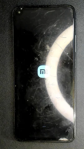 Xiaomi Mi 10T 5G de J***s antes de la reparación de batería