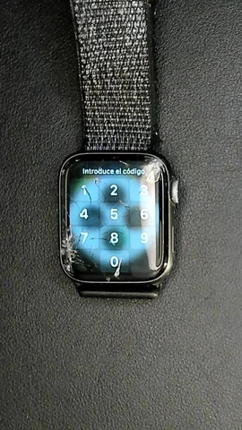 Apple Watch Serie 4 44mm de M****l antes de la reparación de batería y cristal digitalizador