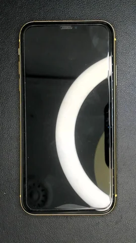 Apple iPhone 11 de M***a antes de la reparación de batería