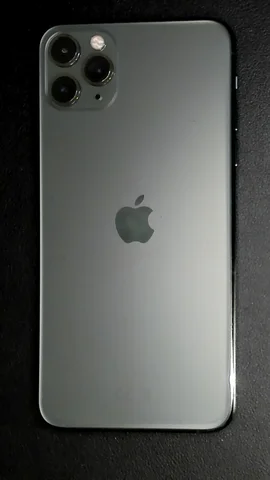 Apple iPhone 11 Pro Max de D****l antes de la reparación de cámara trasera y pantalla