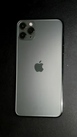 Foto tomada del Apple iPhone 11 Pro Max de D****l posterior a la reparación de cámara trasera y pantalla el 21 de Septiembre de 2023