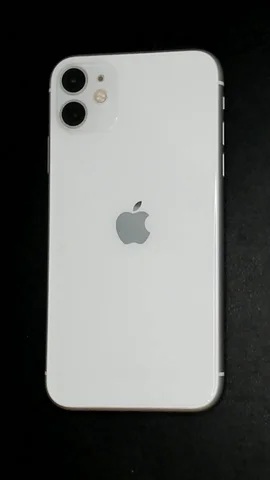 Apple iPhone 11 de E****a antes de la reparación de cámara trasera