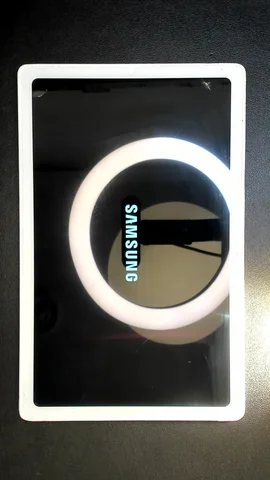 Foto tomada del Samsung Galaxy Tab A7 10.4 (2020) de J**é posterior a la reparación de puerto de carga el 5 de Octubre de 2023