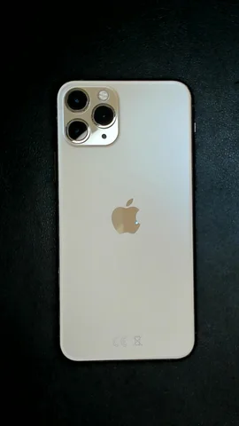 Foto tomada del Apple iPhone 11 Pro de J**e posterior a la reparación de tapa trasera el 13 de Octubre de 2023