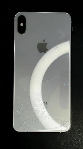 Apple iPhone XS Max de A*****o antes de la reparación de tapa trasera