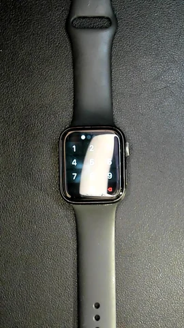 Foto tomada del Apple Watch Serie 5 44mm de J****r posterior a la reparación de batería el 31 de Octubre de 2023