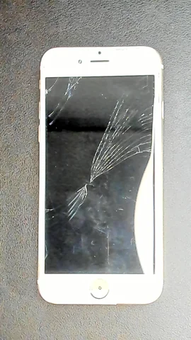 Apple iPhone 6 de A*****o antes de la reparación de pantalla y cámara delantera y sensor de proximidad