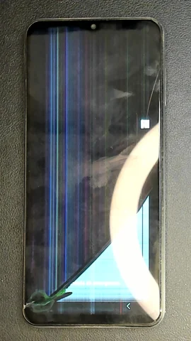 Samsung Galaxy A13 de M****n antes de la reparación de pantalla