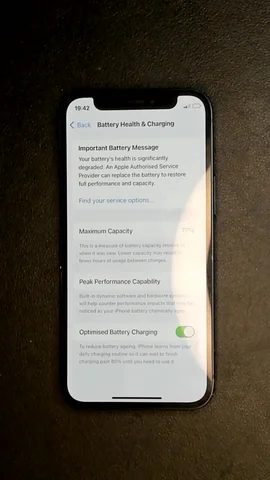 Foto tomada del Apple iPhone 12 mini de A*h posterior a la reparación de puerto de carga el 30 de Noviembre de 2023