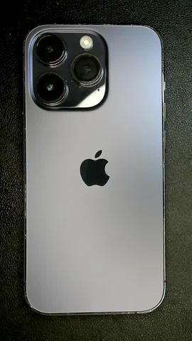 Foto tomada del Apple iPhone 14 Pro de P***o posterior a la reparación de tapa trasera el 6 de Diciembre de 2023