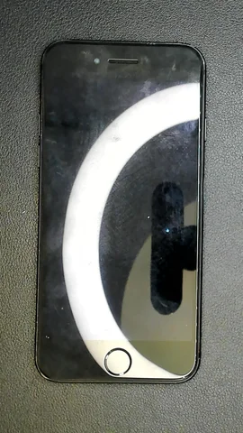 Apple iPhone 7 de J**e antes de la reparación de pantalla