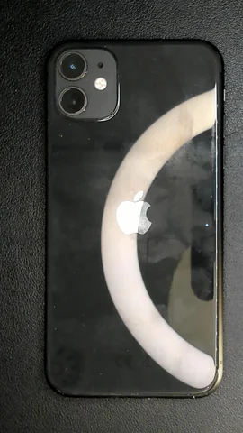 Apple iPhone 11 de L**s antes de la reparación de cámara trasera y batería