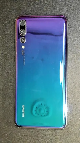 Foto tomada del Huawei P20 Pro de E*******a posterior a la reparación de tapa trasera el 13 de Diciembre de 2023