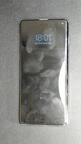 Samsung Galaxy S10 de C****s antes de la reparación de batería