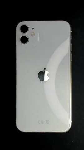 Foto tomada del Apple iPhone 11 de D****l posterior a la reparación de tapa trasera y pantalla el 18 de Diciembre de 2023