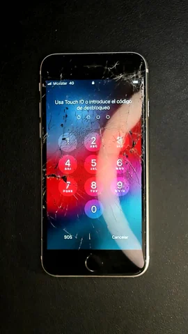 Apple iPhone SE (2020) de J**é antes de la reparación de pantalla