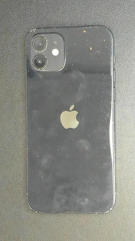 Apple iPhone 12 de I***e antes de la reparación de cámara trasera