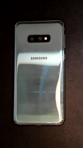 Foto tomada del Samsung Galaxy S10e de J****r posterior a la reparación de lente de cámara trasera el 9 de Enero de 2024