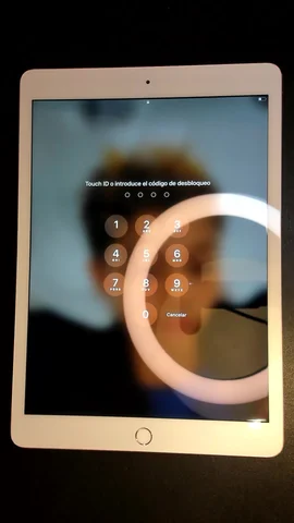 Foto tomada del Apple iPad 7 10.2 (2019) de R*****o posterior a la reparación de cristal digitalizador el 13 de Enero de 2024